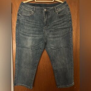 Women’s Capri Jeans - NWT